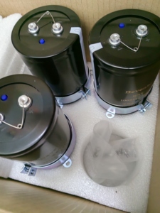 Bevenbi 300V 400V 500V <span class=keywords><strong>600V</strong></span> 1000uF biến tần vít loại tụ điện điện phân nhôm - Product Image 4