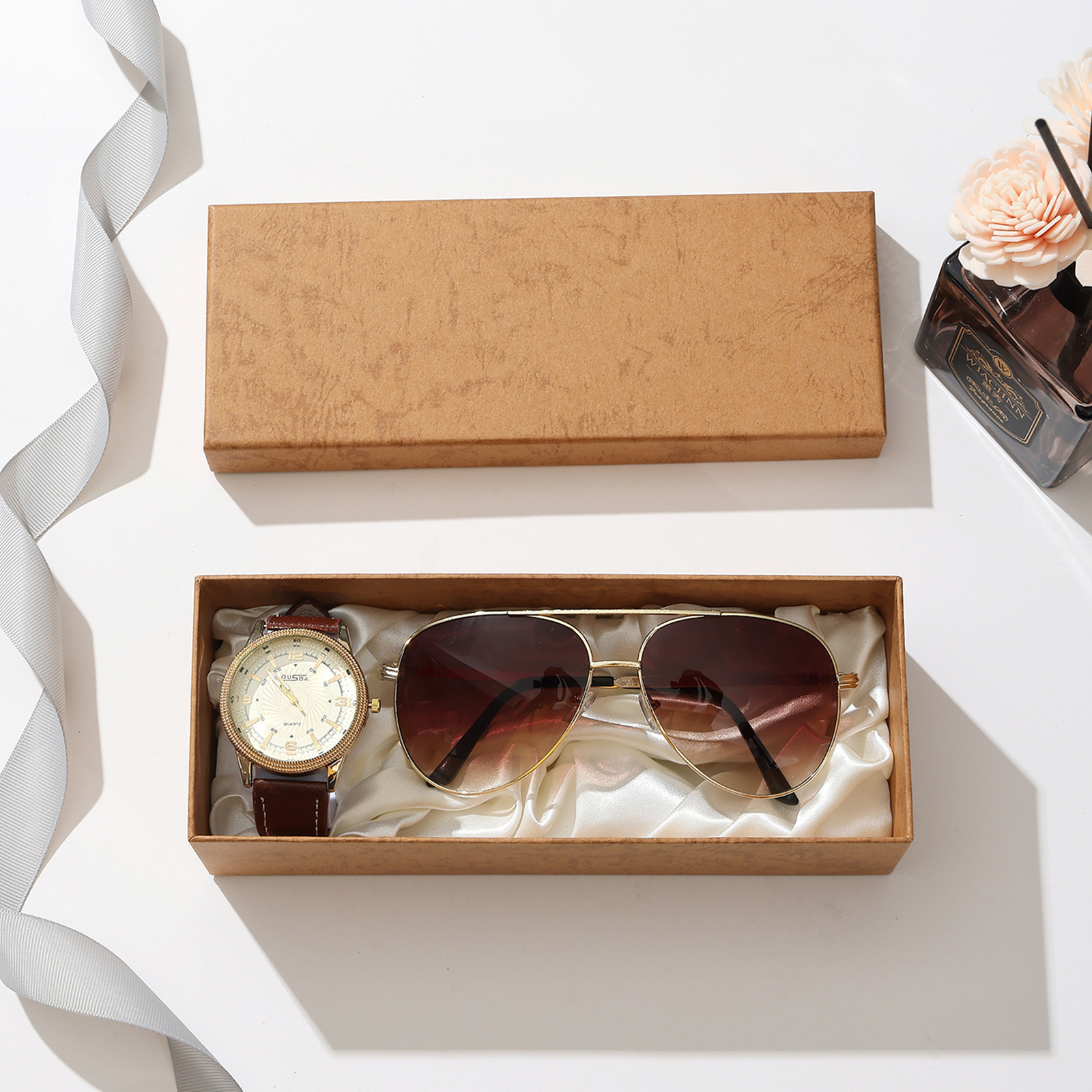 Elegante confezione regalo marrone per orologio e occhiali