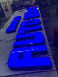 工場直接カスタム屋外ビジネスステンレス鋼RGB LED照明付きチャンネルレターサイン、3D LEDフロントライトレターサイン。 - Product Image 6
