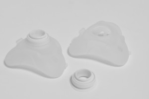 Mặt nạ CPAP gối mũi airfit F40 có thiết kế headband ở trên cùng, phù hợp cho việc di chuyển tự do trong khi ngủ. - Product Image 2