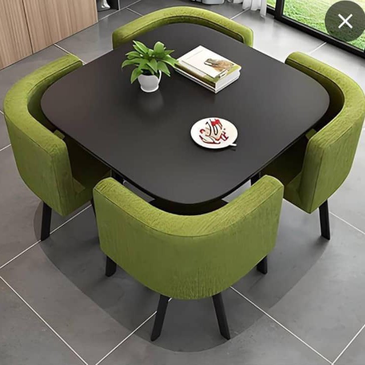 80 mesa cuadrada negra-silla tela verde