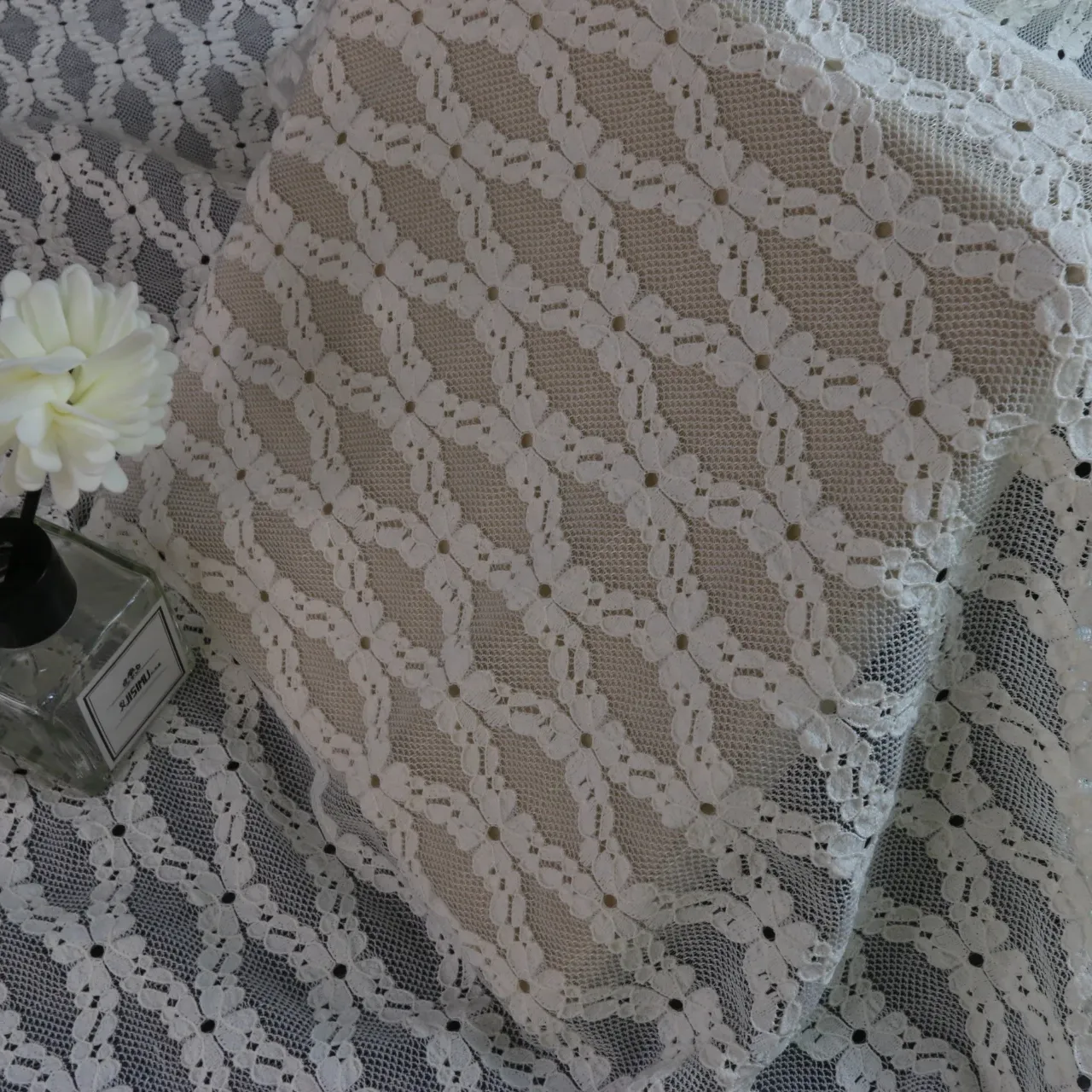 قماش دانتيل مطاطي جديد من البولي يوريثين على شكل وردة صغيرة للنساء لتزيين تشونج سام بالترتر دانتيل فرنسي للزفاف