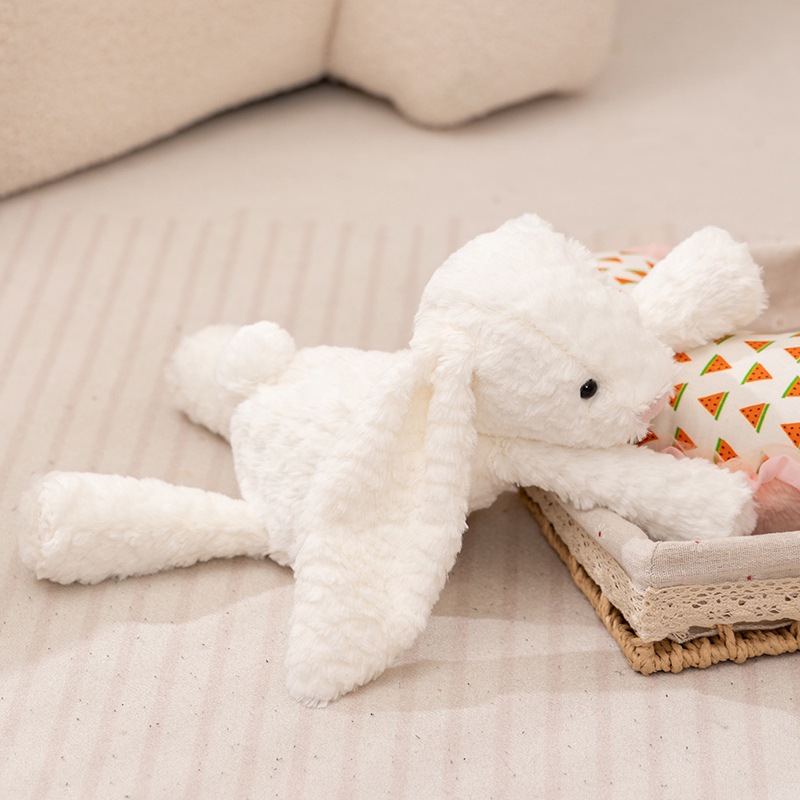 Lapin blanc style couché