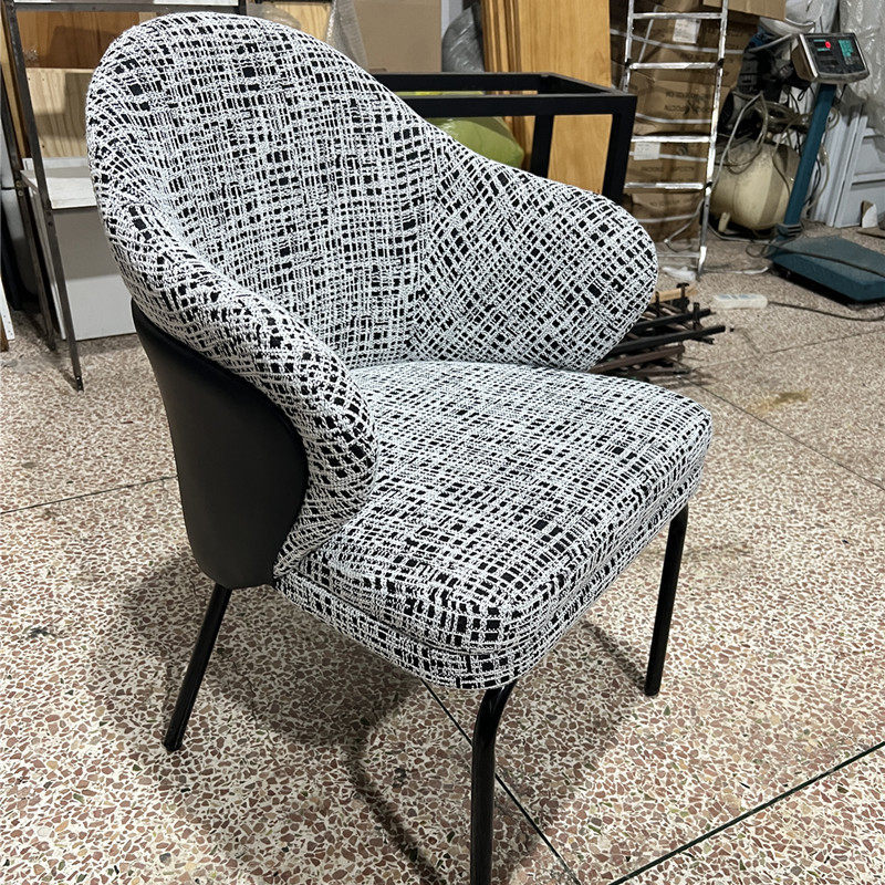 Grand lin en coton noir et blanc-cuir noir