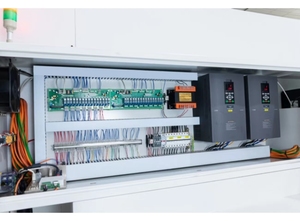 Torno de troncos para carpintería multiusos 3 en 1, enrutador CNC de 5 ejes, máquina alimentadora CNC de alta eficiencia para carpintería - Product Image 3