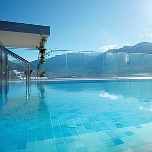 Kính cường lực ghép lớp an toàn siêu trong suốt Jumbo tùy chỉnh, độ dày từ 6,38 mm đến 10 mm, chất liệu SGP PVB, dùng cho bể bơi, khả năng chịu nhiệt cao hơn - Product Image 3