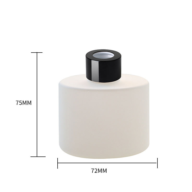 100ml porcelaine blanche + bouchon intérieur + anneau noir
