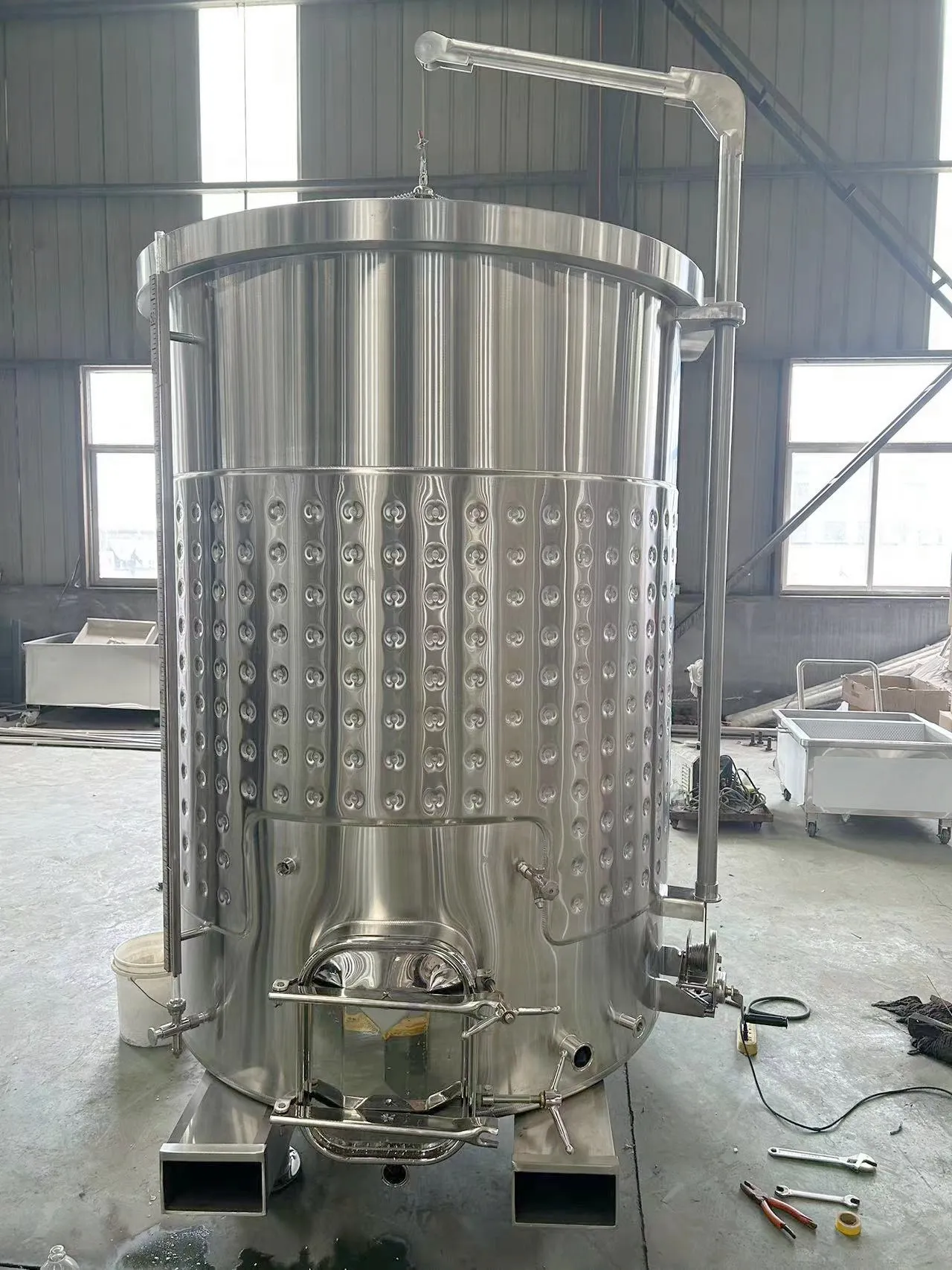 Stainless Steel 5000L Wine Tanks with Floating Lid Variable Capacity Wine Tanks