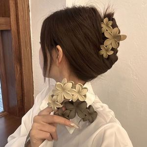 热卖大尺寸爪夹夏季新款女花发爪夹纯色发夹批发哑光塑料夏威夷海滩 - Product Image 4