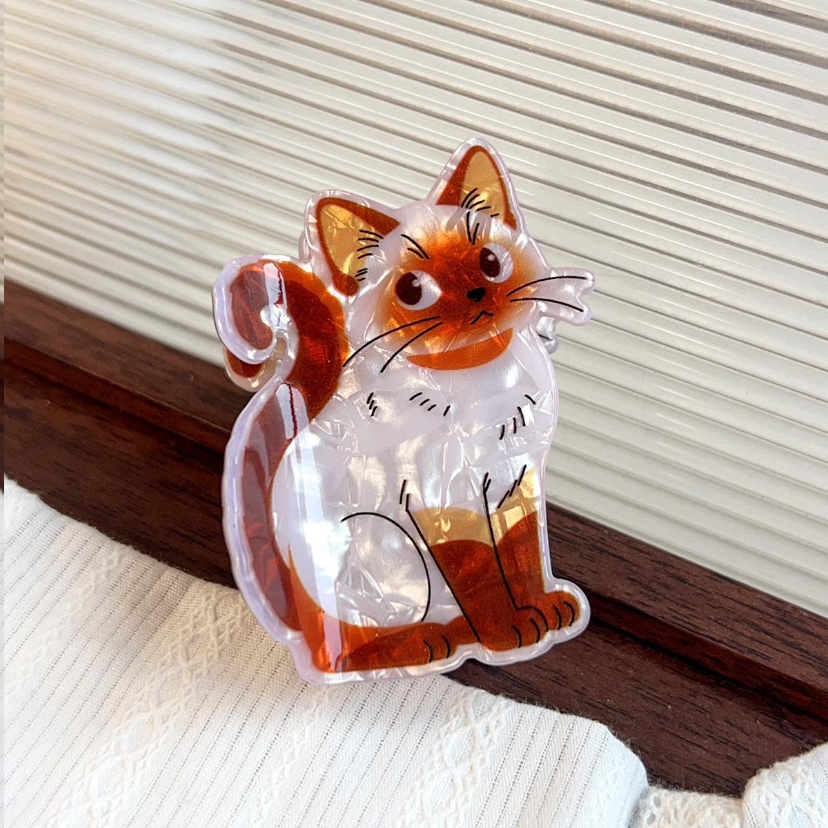 Chat siamois marron