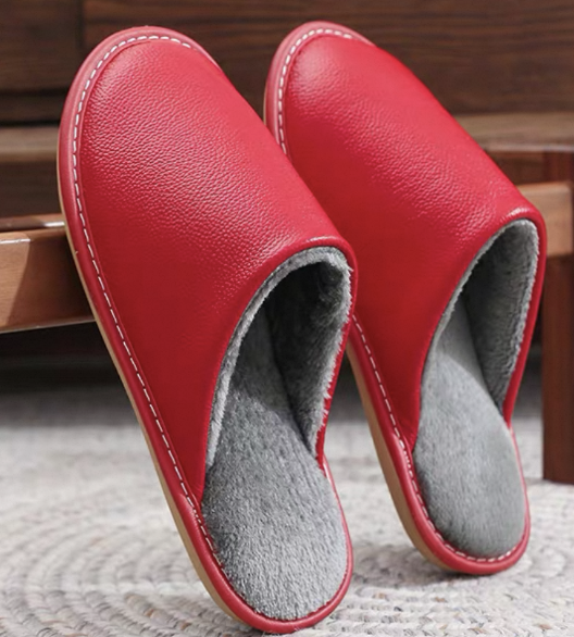 สีแดงเข้ม