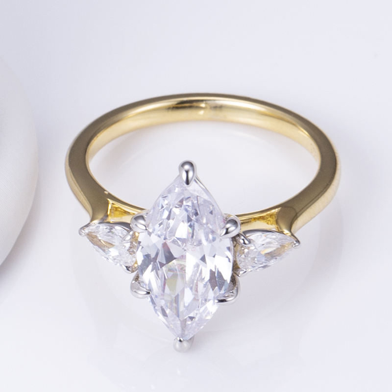 เงิน+มอยซาไนต์