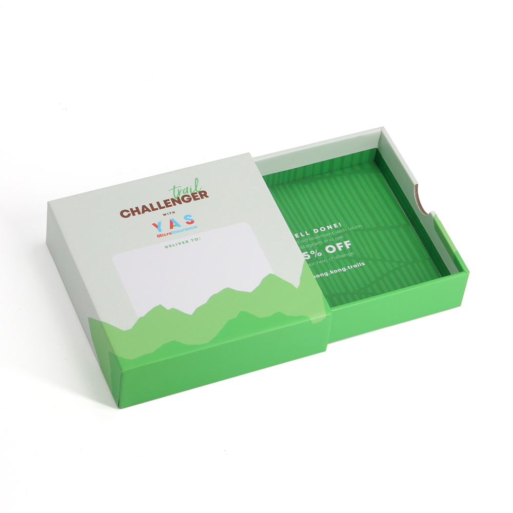 Caja del cajón con el agujero del clavo