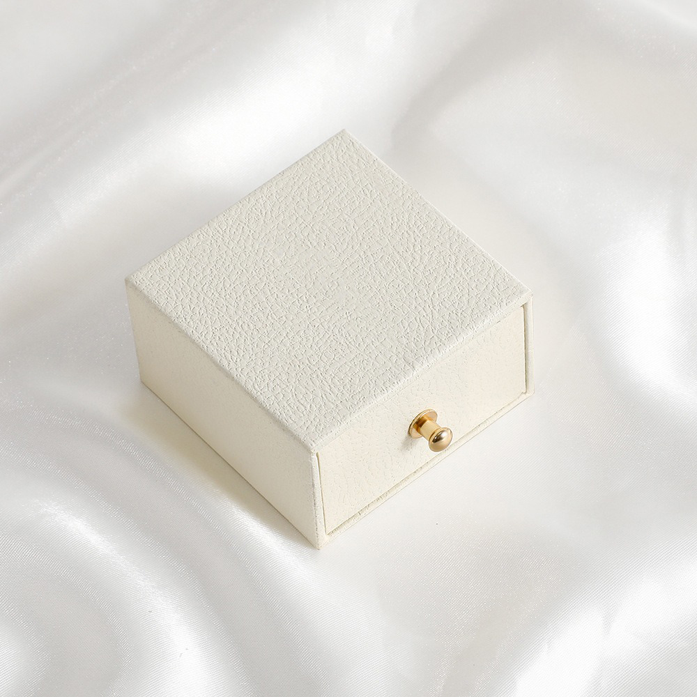 สีเบจ 6*6*3.5ซม