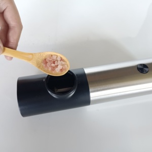 LEDライト付きの新しい人気のType-C充電式電気ステンレス鋼ソルトアンドペッパーグラインダーミル