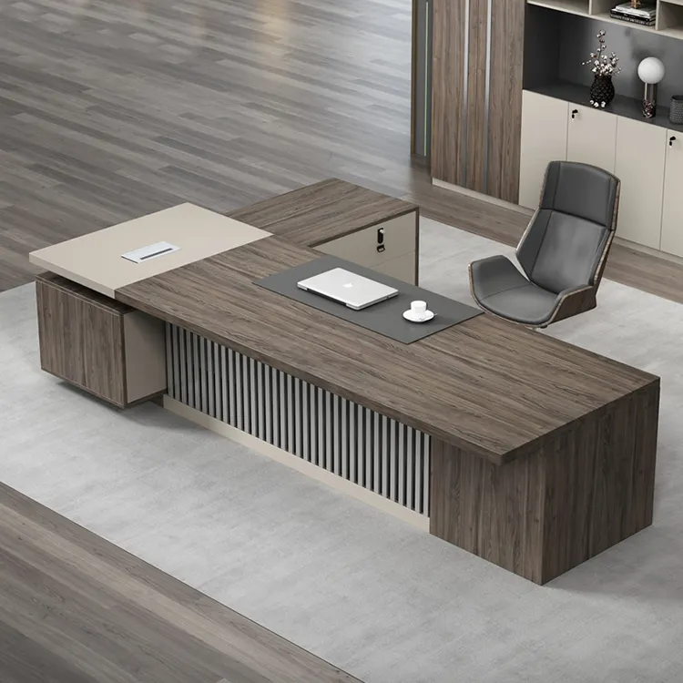 새로운 디자인 회사 보스 데스크 간단한 현대 사무실 관리자 책상과 의자 캐비닛 조합 스테인레스 스틸 중공 배플
