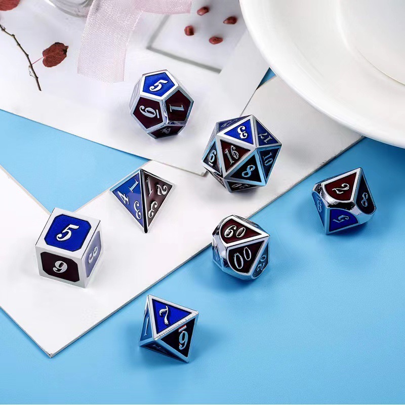 coloré bleu et noir bordé d'argent