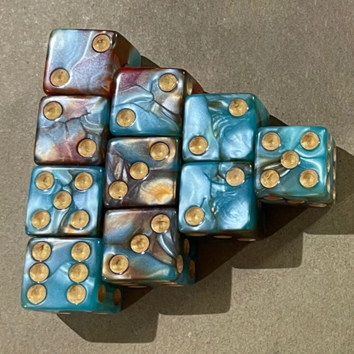azul cielo y dorado