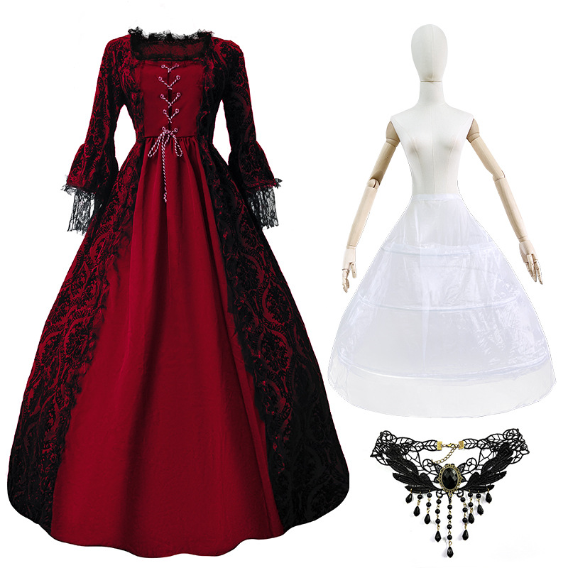 Rouge + collier + grande crinoline