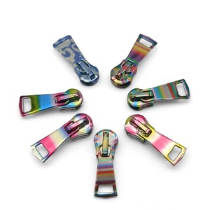 Tùy chỉnh 5 #8 # cầu vồng dây kéo kim loại chuỗi dài với băng đen với các loại thanh trượt cầu vồng khác nhau cho quần áo hoặc áo khoác - Product Image 1