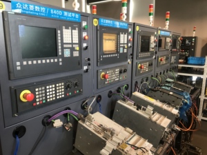 Fanuc robotik Test tezgahı 6400 serisi 6 eksenli sürücü 2255 serisi öğretim kolye robotik onarım