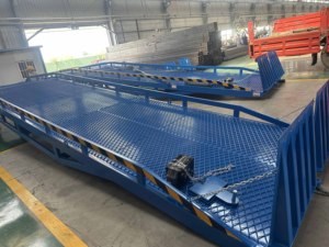 6t-15t Rampa hidráulica de carga Rampa de patio de carga móvil 6000Kg Nivelador de muelle Contenedor móvil Carretilla elevadora Rampas de carga - Product Image 3