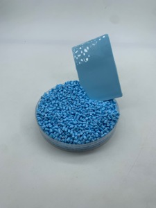 用于制造<span class=keywords><strong>PP</strong></span>/PC/<span class=keywords><strong>PE</strong></span>/PA填充母料的薄膜级成型塑料载体的浅天蓝色母料88001