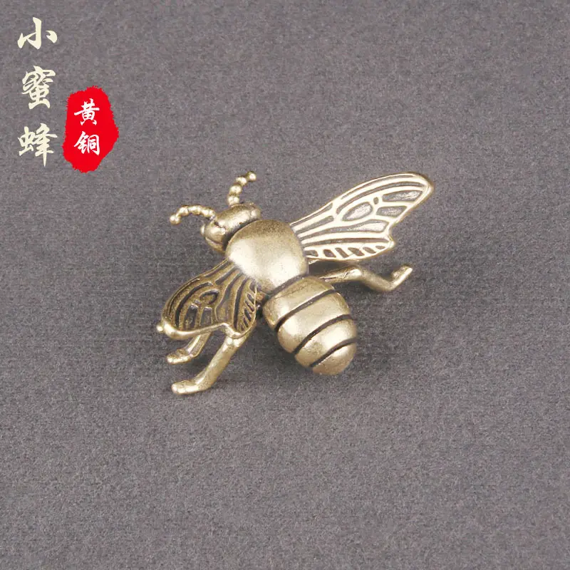 Adornos de escritorio de abeja de latón Vintage abejas insectos tallado en bronce artesanías ceremonia del té adornos para mascotas al por mayor adornos de bronce