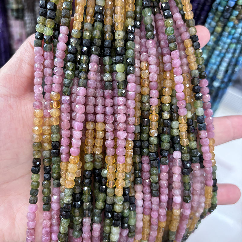 ทัวร์มาลีนไล่สี