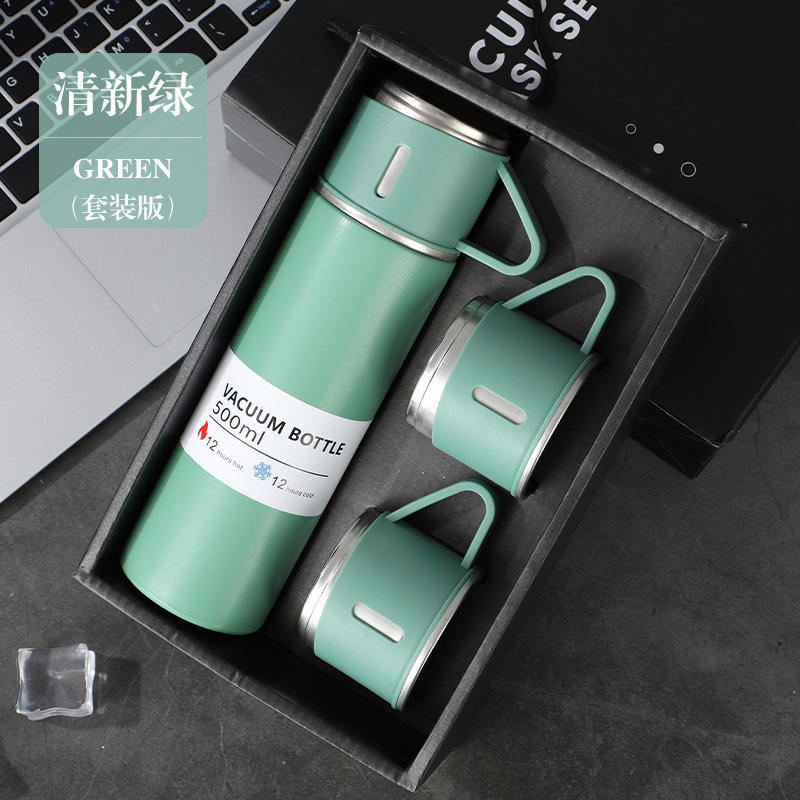 Ensemble de tasses-vert