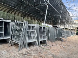 Sistema de marco de andamios móviles Galvanizado Cuatro barras Material de acero de diseño moderno para la construcción de edificios - Product Image 5