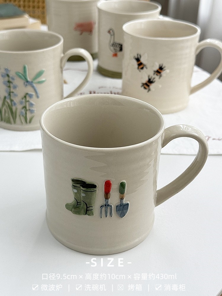 Tazza con forchetta e pala per scarpe da acqua