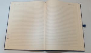 Planificador A4 personalizado de fábrica 2024 con correa elástica, diario, cuaderno negro, tapa dura, logotipo impreso, diario, cuaderno de notas 2024