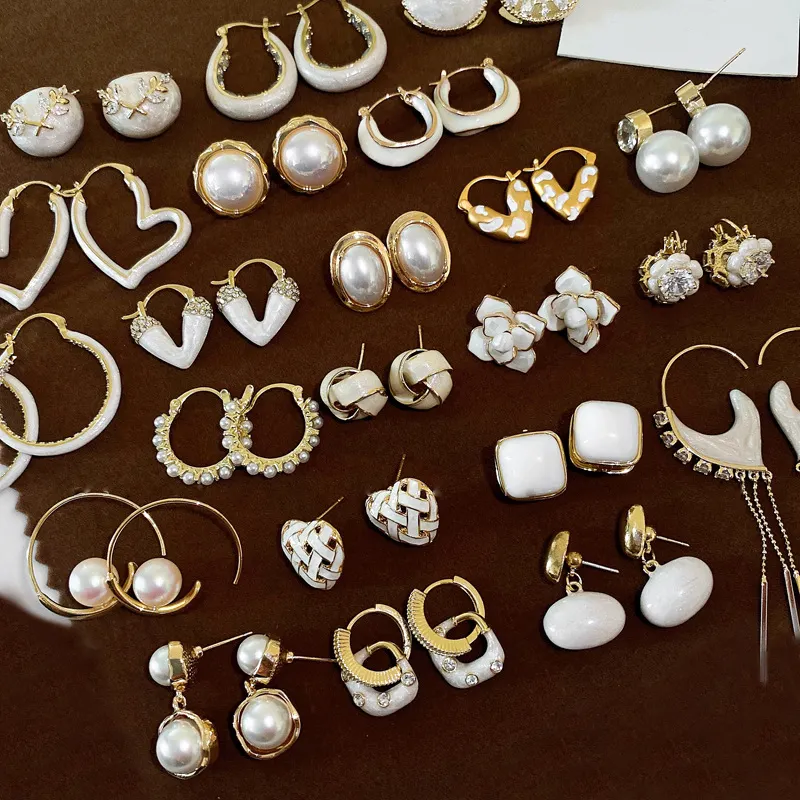 93 desain modis geometris zirkon hati bulu Premium perhiasan anting Bangkok untuk wanita mutiara besar anting Stud