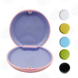 กล่องพลาสติกใส่ฟันปลอมแบบปรับแต่งโลโก้ได้ - Product Image 1