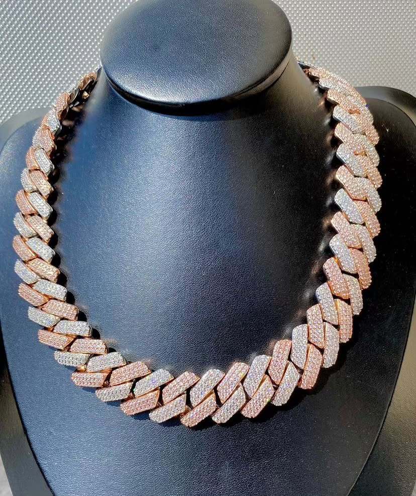 collana cubana in oro rosa con moissanite