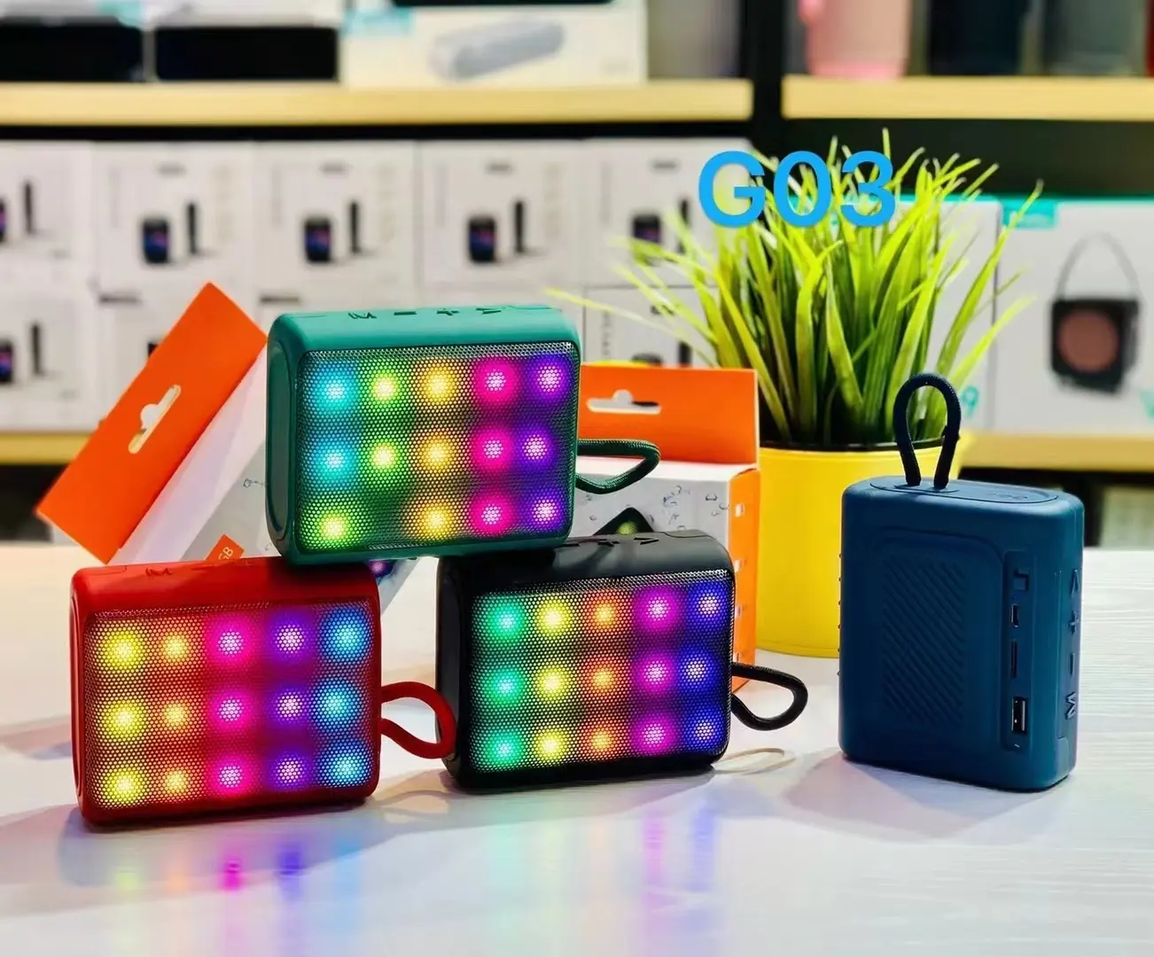 Precio al por mayor Colores portátiles Luz LED Altavoz Bluetooth Teléfono móvil portátil inalámbrico mini Subwoofer LED Altavoz ESTÉREO