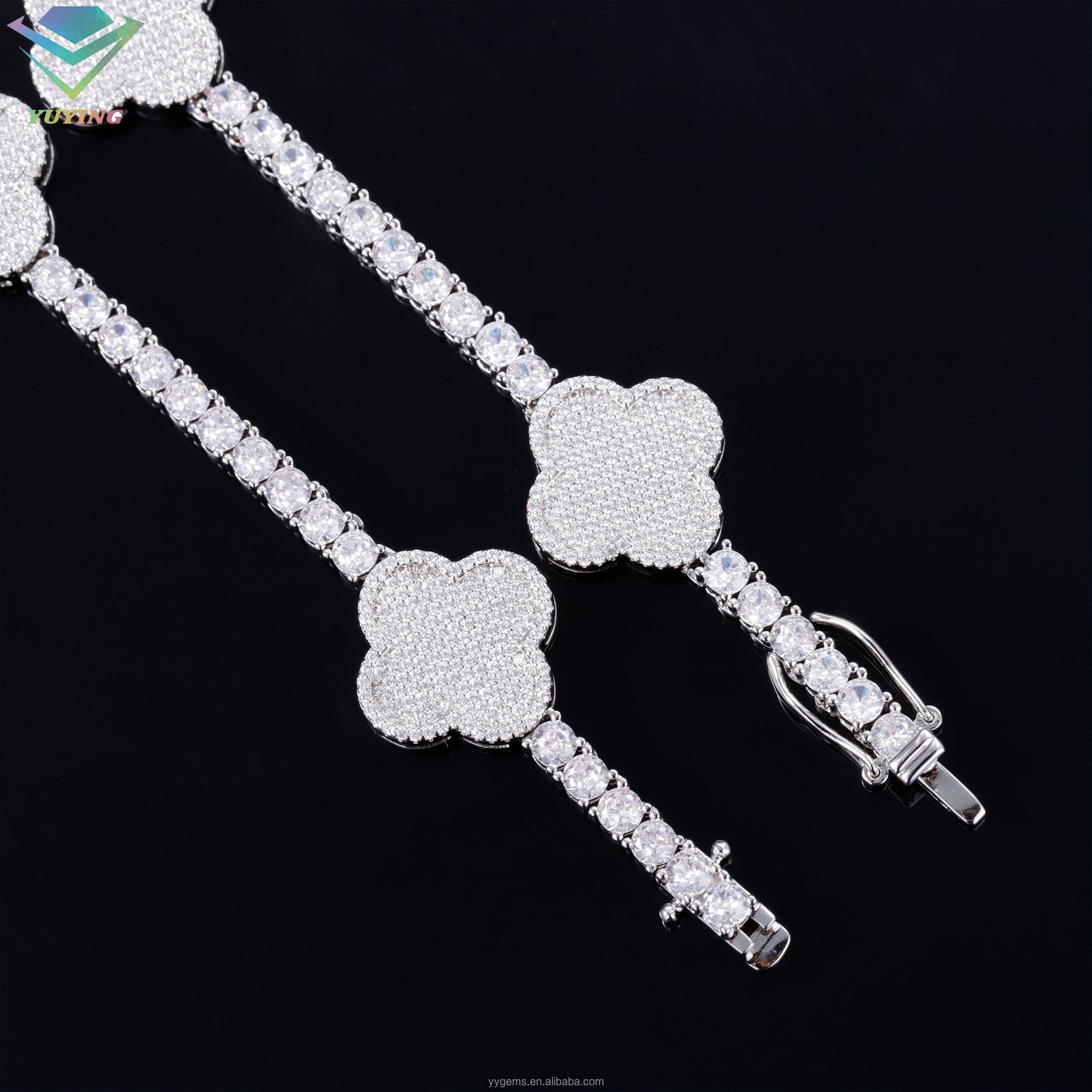 Trèfle à feuilles de diamant de 3 mm