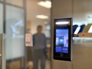 Reconocimiento facial HF-RA05 Android Wiegand RS232, grabación de tiempo y asistencia en la nube con SDK gratuito - Product Image 4