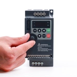 Inversor trifásico VFD de 220V con control PID Inversor de frecuencia de 0.75KW Controlador de frecuencia variable de control vectorial