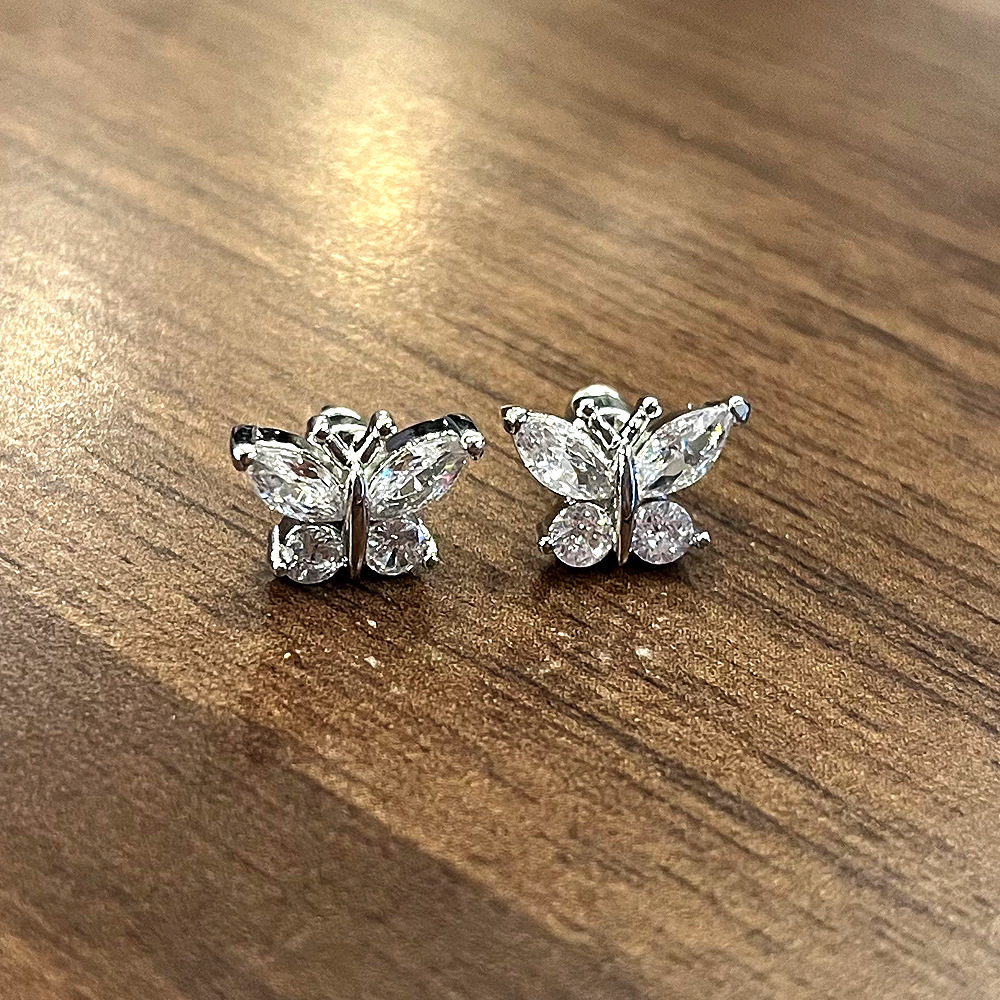 E1745 white gold
