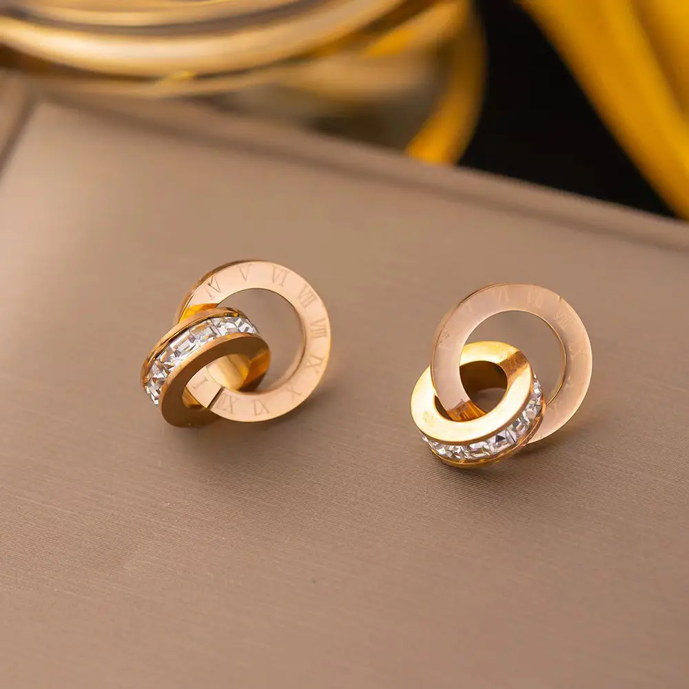 Set di gioielli alla moda Non sbiaditi in acciaio inossidabile Full Diamond clavicola numeri romani doppio anello collane orecchini bracciale Set