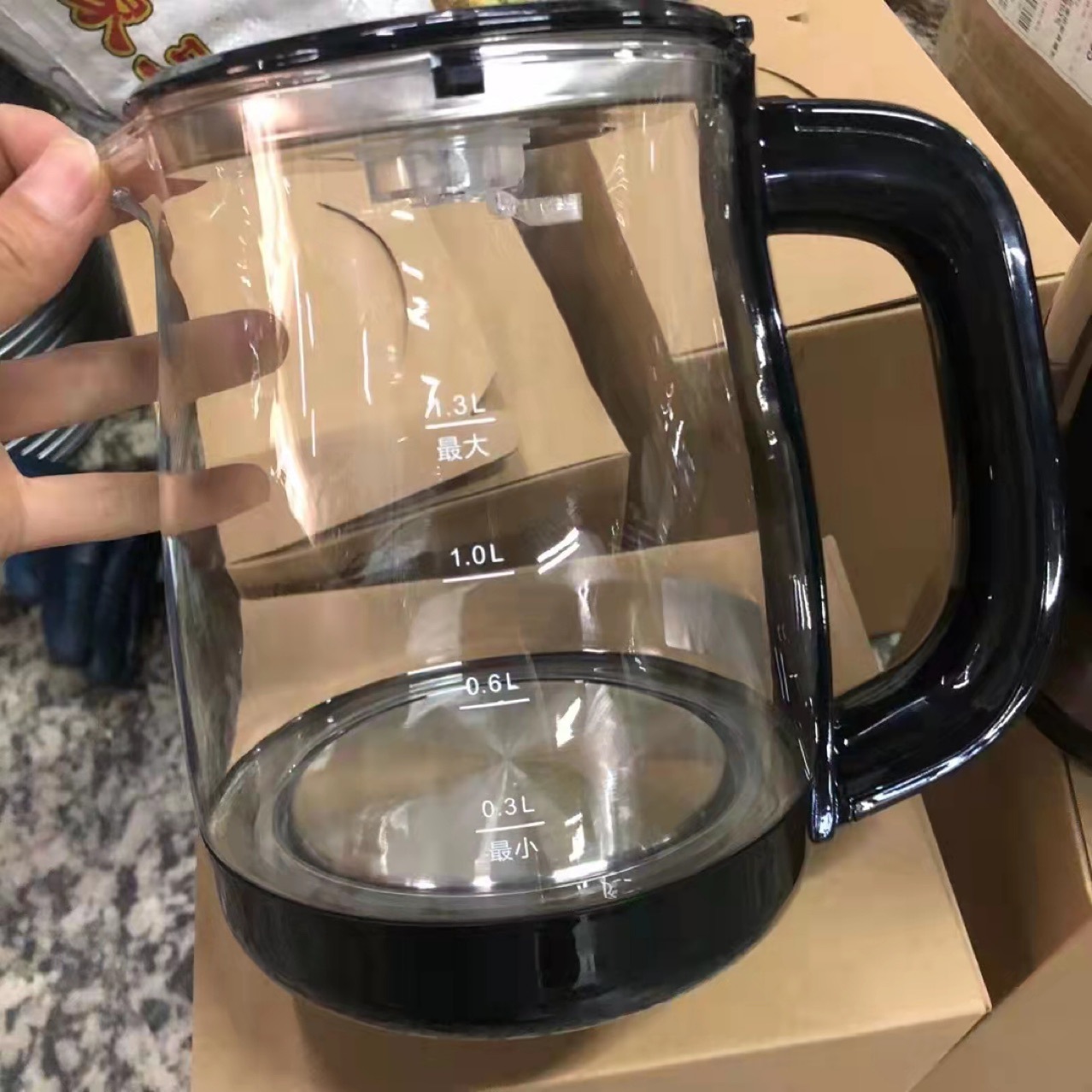 Pot en verre 1206