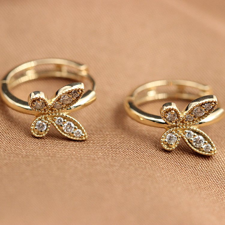 สีเหลือง