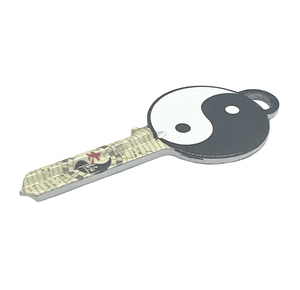 Toptan özel yapılmış pirinç anahtar Tai Chi desen tasarım kişiselleştirme için çeşitli renklerde boş anahtar - Product Image 3