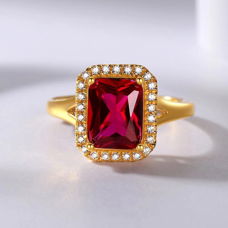 anillo de oro rojo