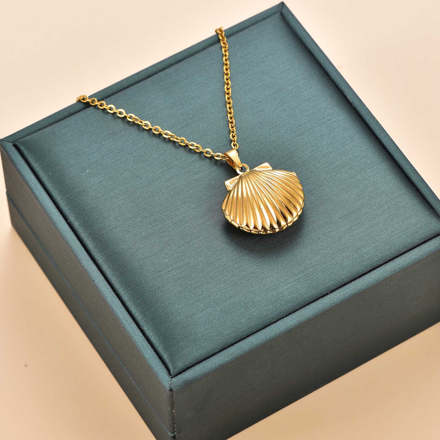 Collar de oro