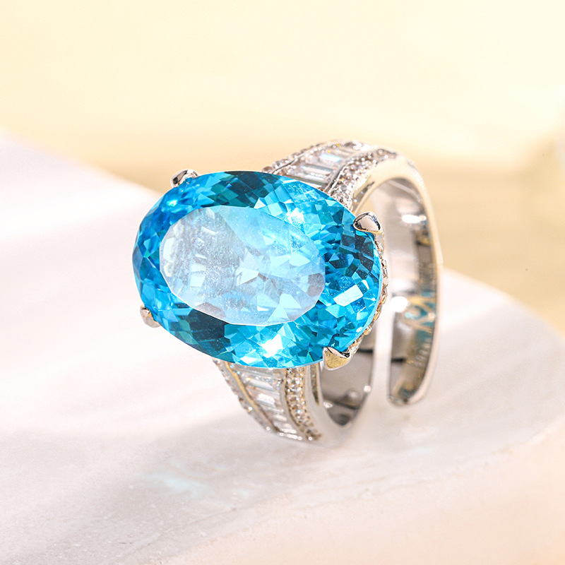 Bague en saphir taille nid d'oiseau