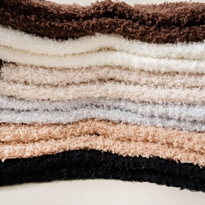 Vớ len tùy chỉnh, viền thẳng, nhuộm màu đồng bộ, chống trơn trượt, giữ nhiệt, thêu hình trái tim - Product Image 2