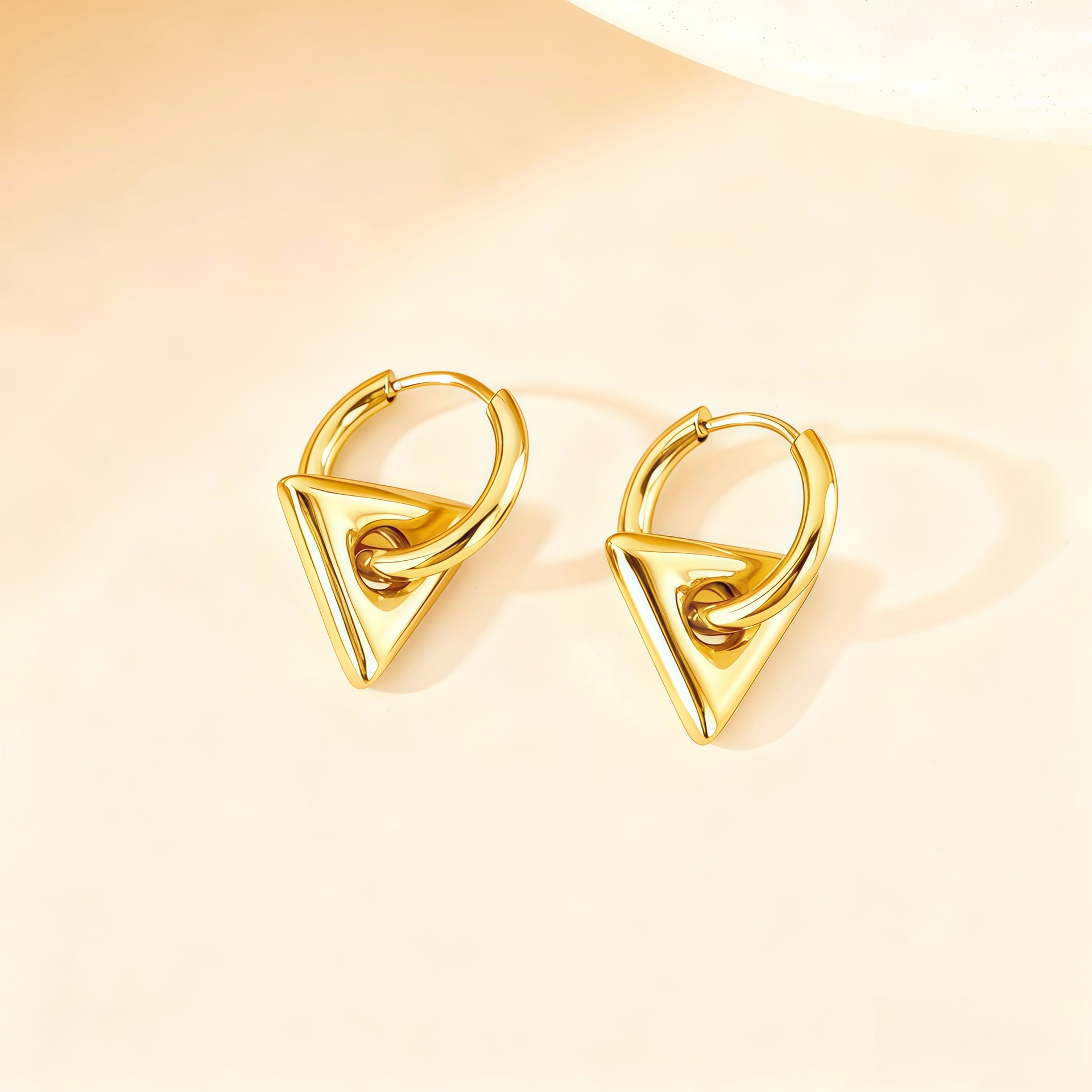 Boucles d'oreilles 2*10 Forme Triangulaire 13*13mm Couleur Or